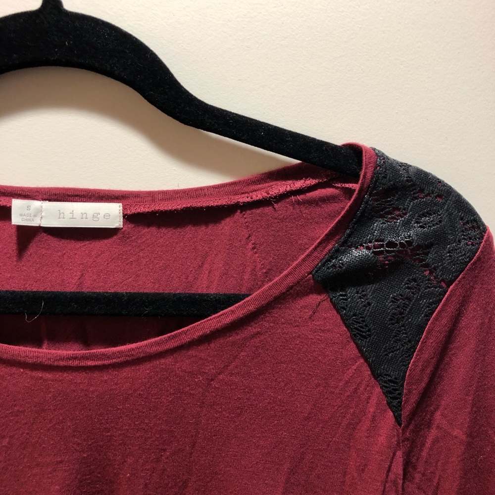 Hinge maroon/lace top